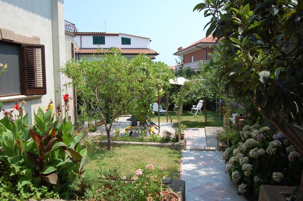 B&B Villa Francesca Соверато Марина Екстериор снимка
