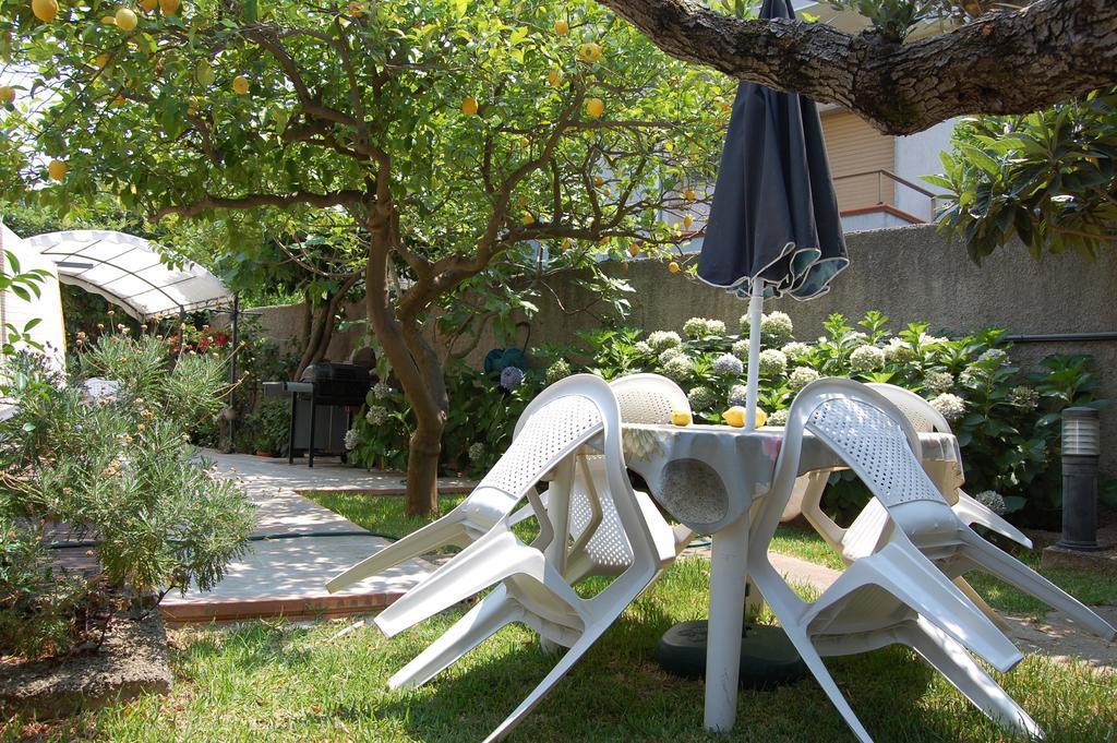 B&B Villa Francesca Соверато Марина Екстериор снимка