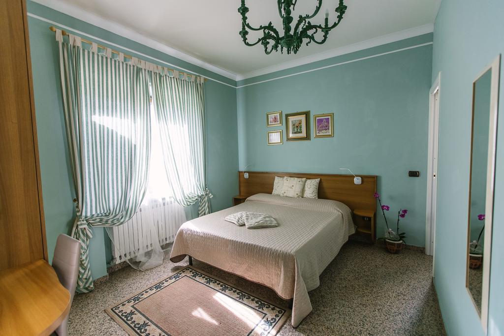 B&B Villa Francesca Соверато Марина Екстериор снимка